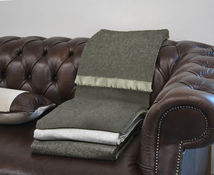 Alpi Throw